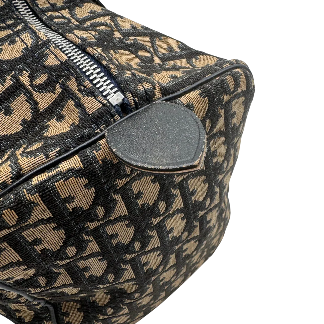 https://cdn.shopify.com/s/files/1/0564/9376/8855/files/dior_boston_30_vintage_monogram_beige_christian_dior_oblique_boston_bag_vintage_dior_handtasche_canvas_beige1778.webp?v=1779406964