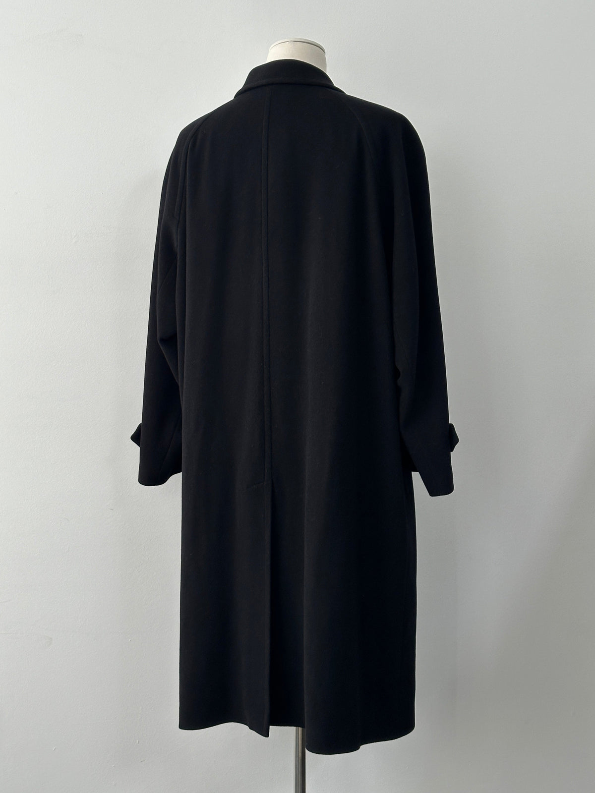 St Michael 1990s Italian wool and cashmere belted coat in XXL, beige with classic collar and button details.
