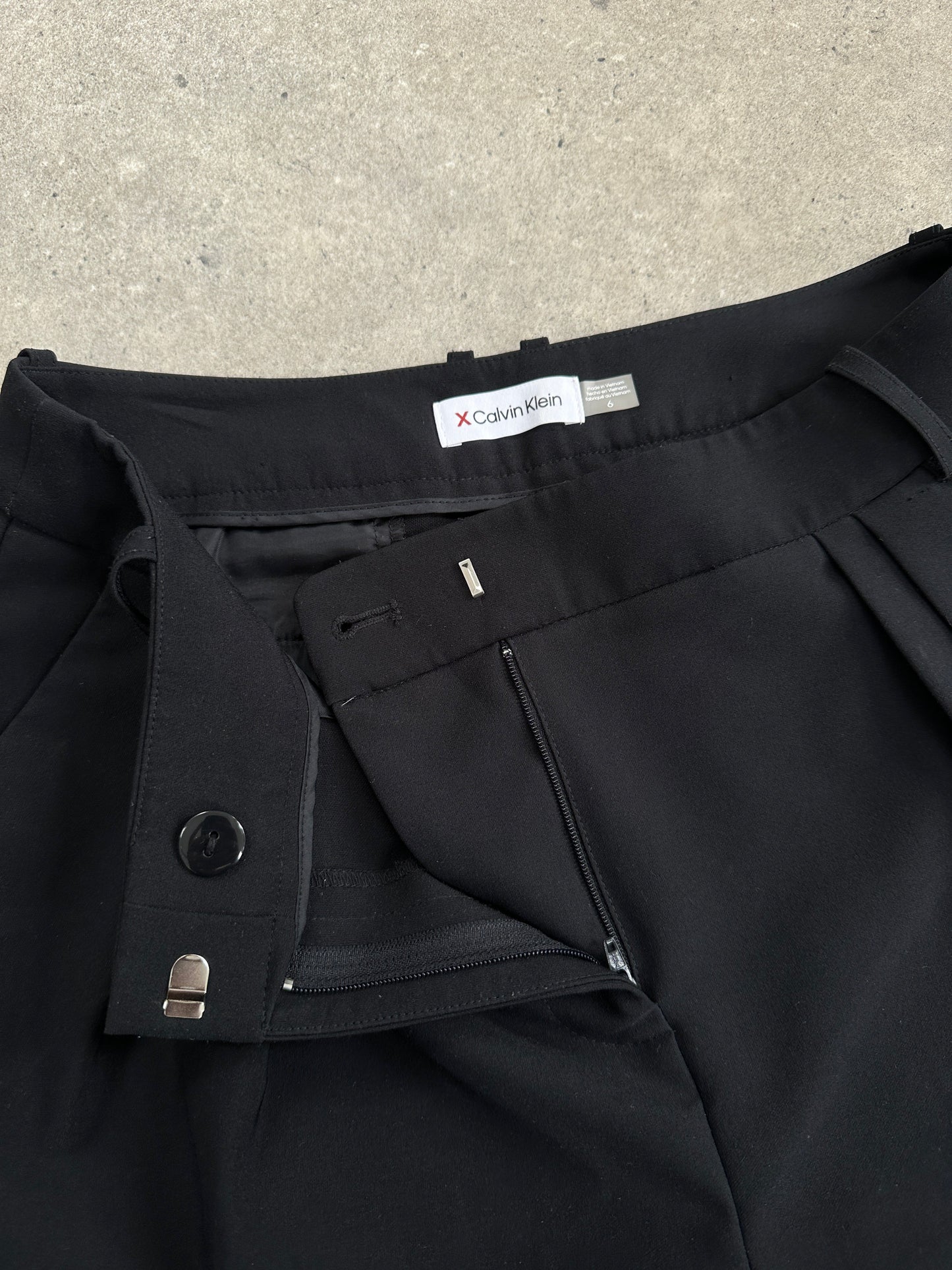 Calvin Klein 2000s Wide Leg Tailored Trousers - W28