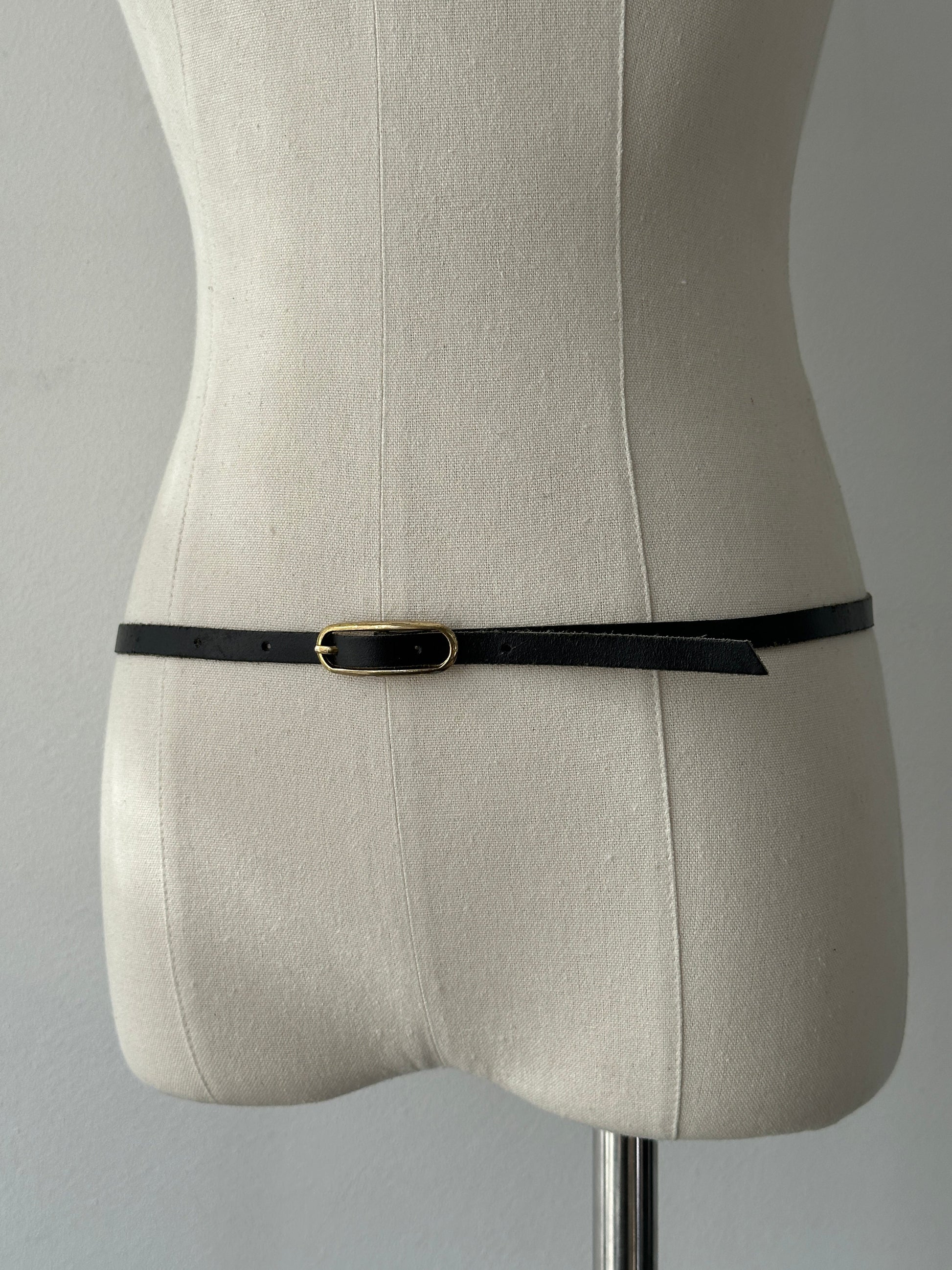 Vintage 1990s Leather Skinny Belt - W27-30