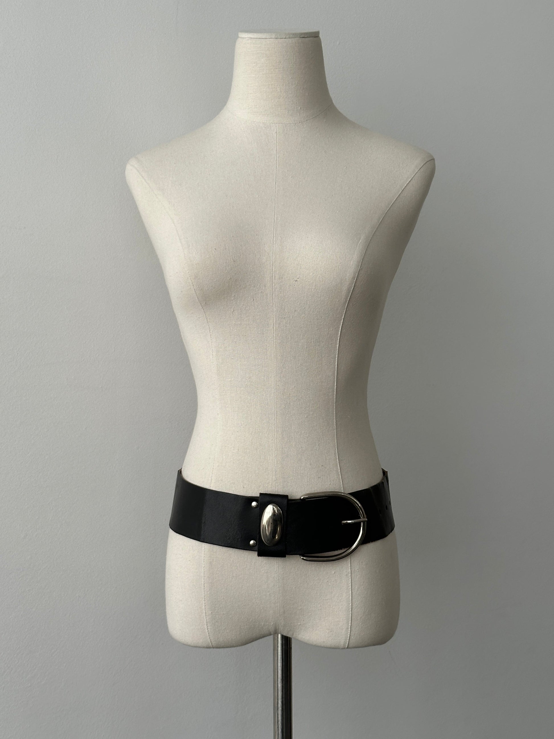 French Vintage 1990s Leather Chunky Belt - W23-28