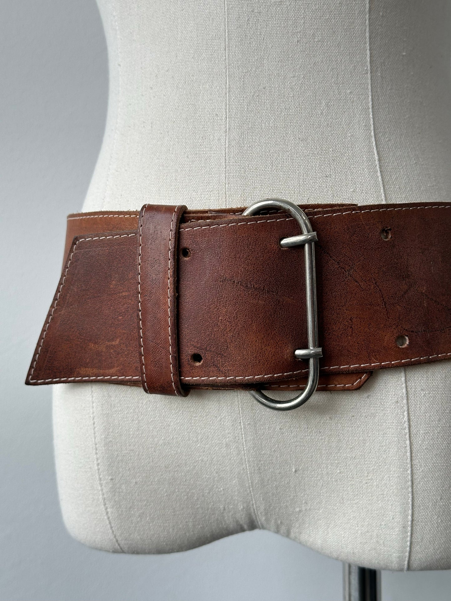 Vintage 1980s Aged Leather Chunky Belt - W25-32