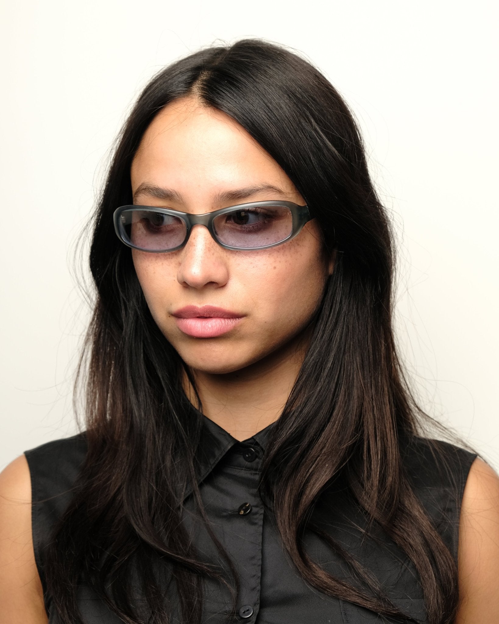 https://cdn.shopify.com/s/files/1/0818/5459/5398/files/enrico-coveri-enrico-coveri-sunglasses-vintage-su499-4880423.jpg?v=1778953662