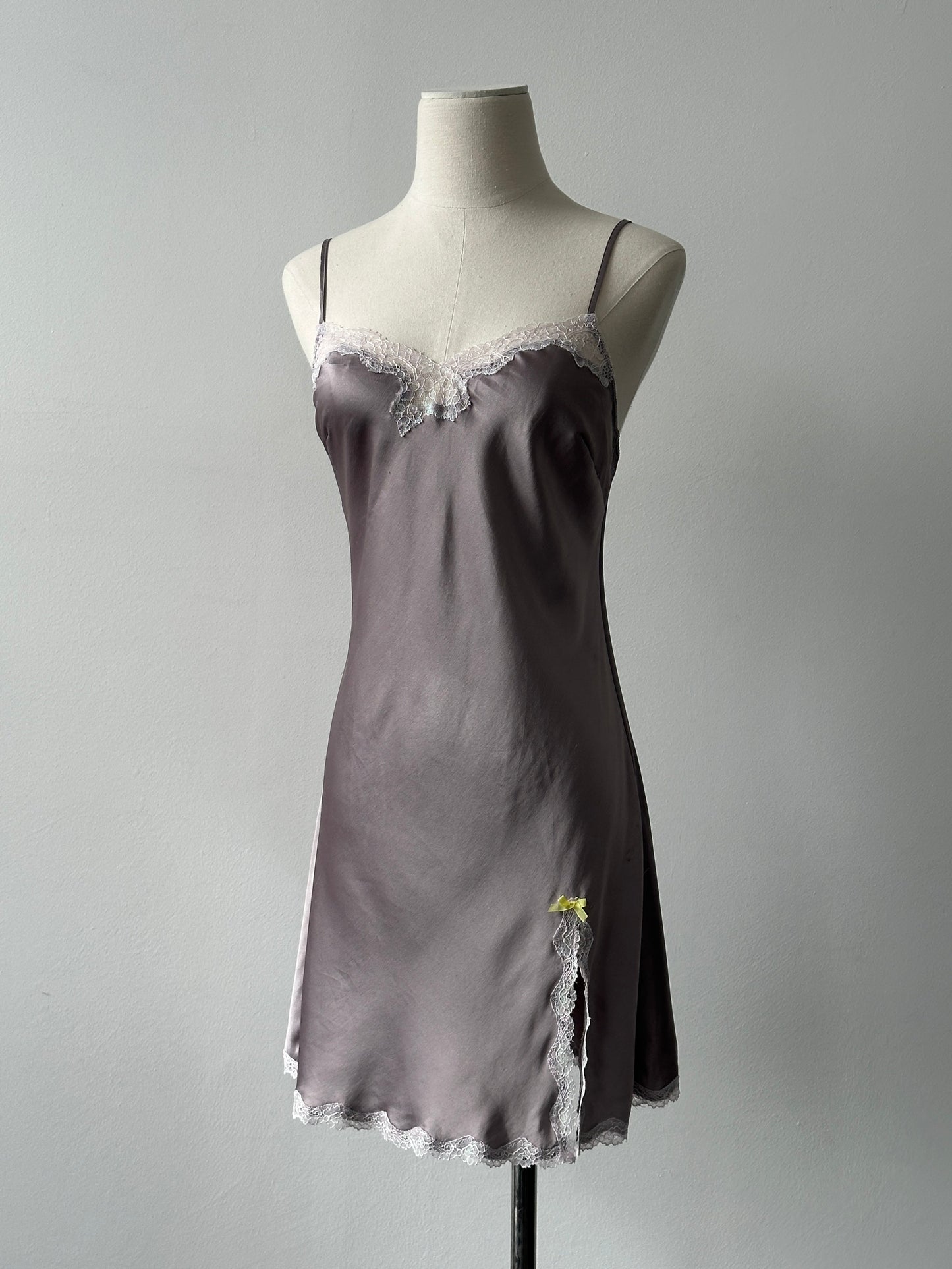 Victoria Secret 2000s Sleeveless Lace Mini Slip Dress - XS-S