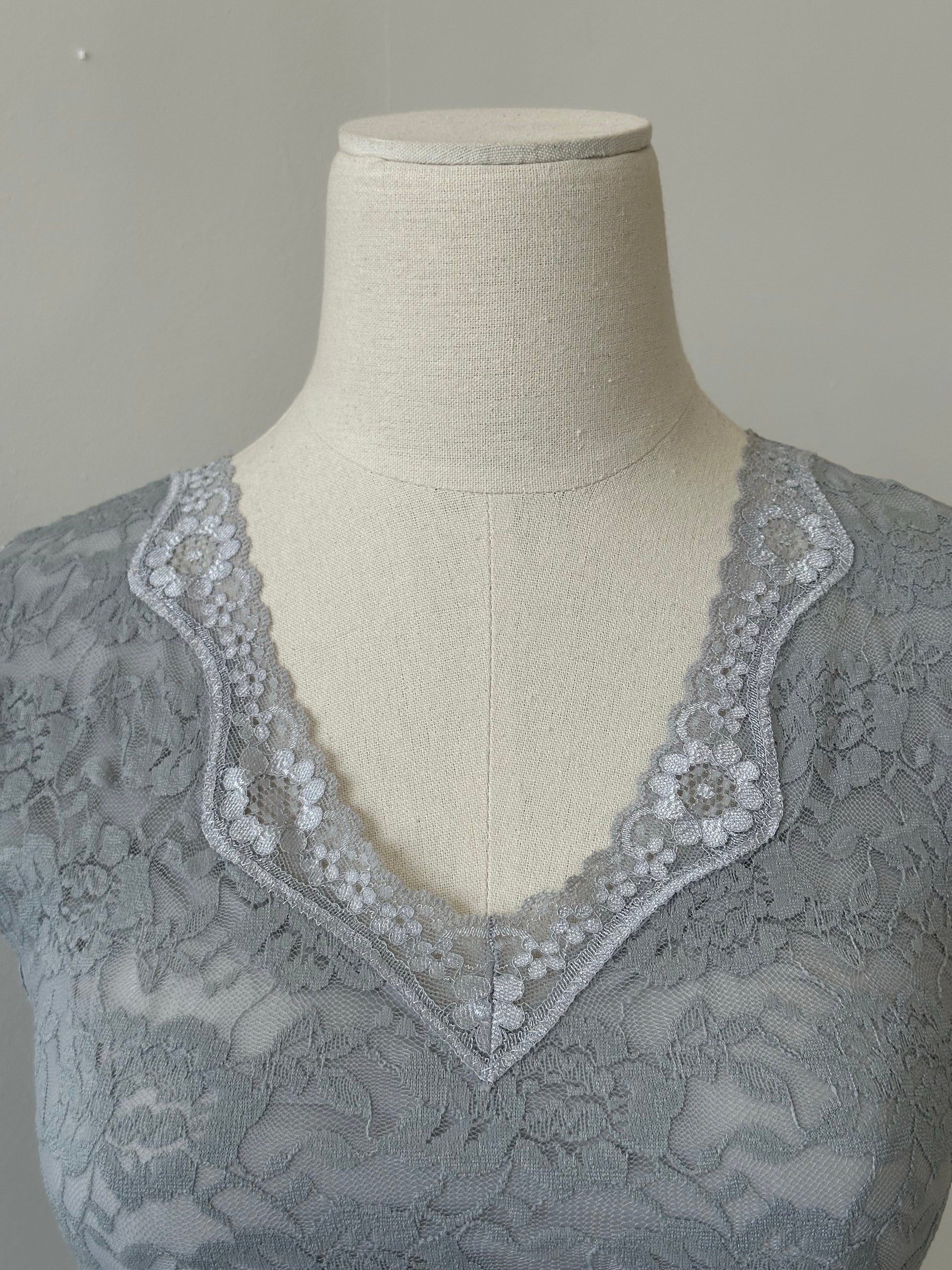 Vintage 1990s V Neck Lace Top - XS-S
