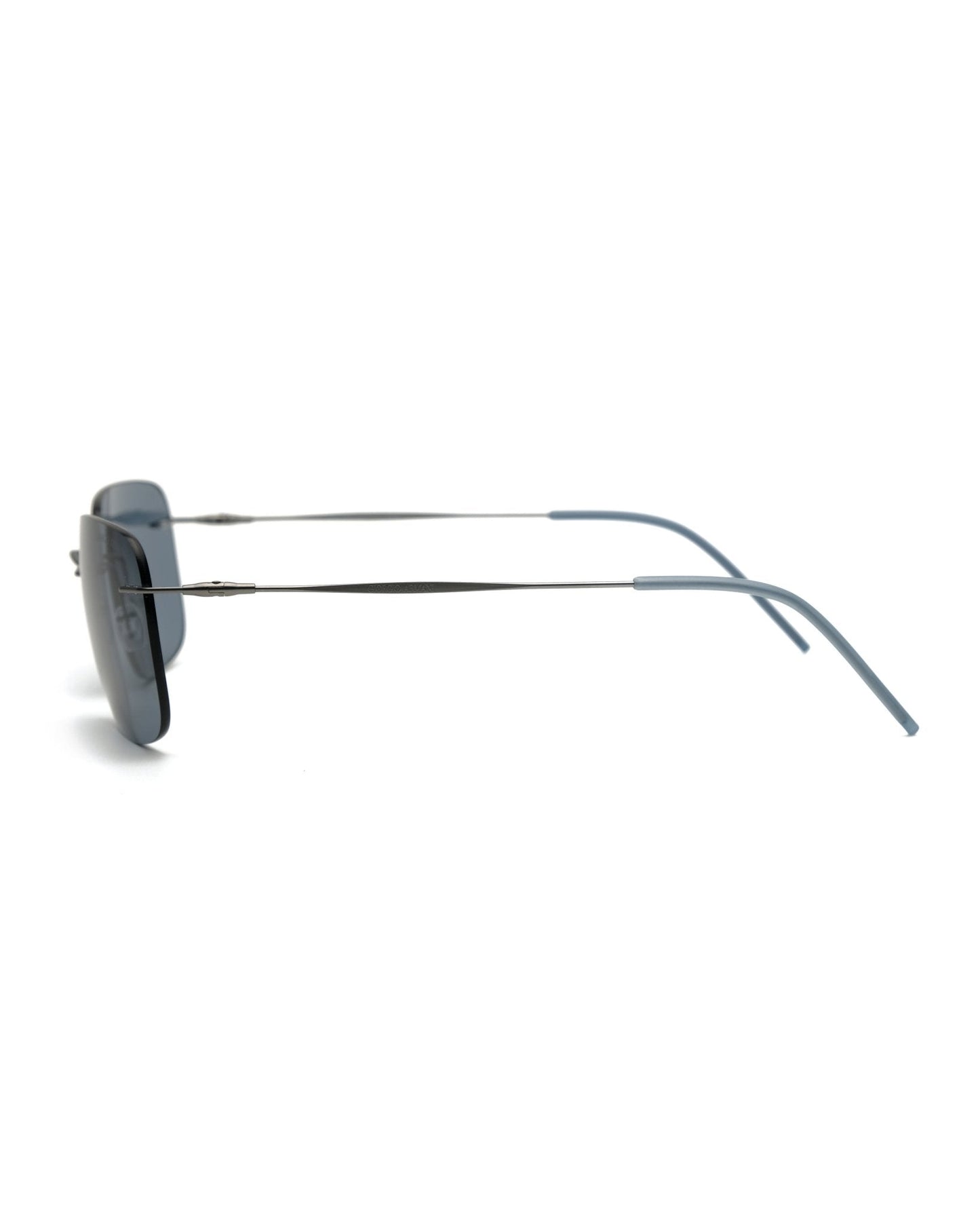 https://cdn.shopify.com/s/files/1/0818/5459/5398/files/giorgio-armani-giorgio-armani-fall-2000-sunglasses-vintage-su484-2046520.jpg?v=1778953720