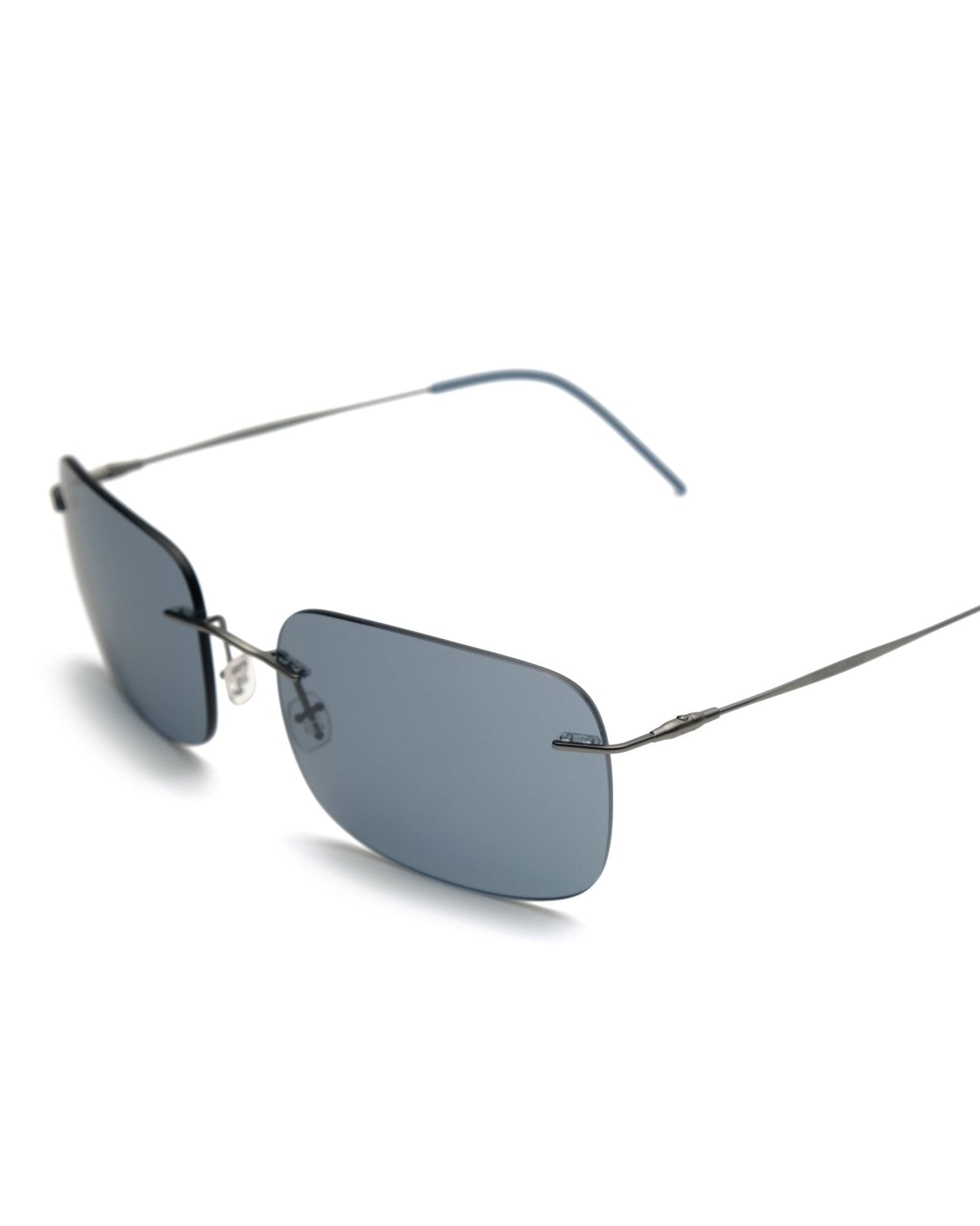 https://cdn.shopify.com/s/files/1/0818/5459/5398/files/giorgio-armani-giorgio-armani-fall-2000-sunglasses-vintage-su484-2220132.jpg?v=1778953752