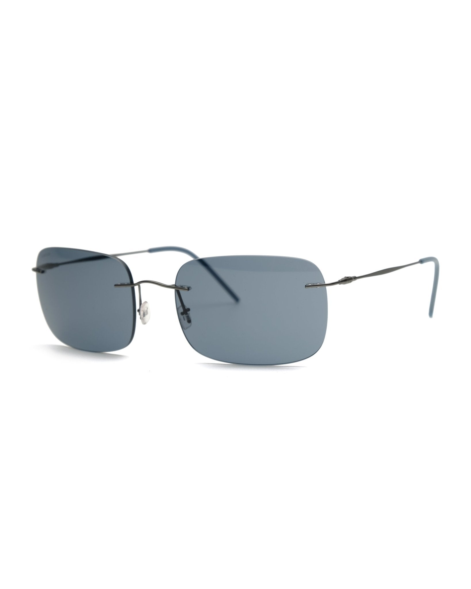 https://cdn.shopify.com/s/files/1/0818/5459/5398/files/giorgio-armani-giorgio-armani-fall-2000-sunglasses-vintage-su484-6504443.jpg?v=1778953719