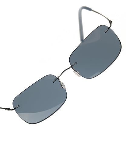 https://cdn.shopify.com/s/files/1/0818/5459/5398/files/giorgio-armani-giorgio-armani-fall-2000-sunglasses-vintage-su484-7413864.jpg?v=1778953722