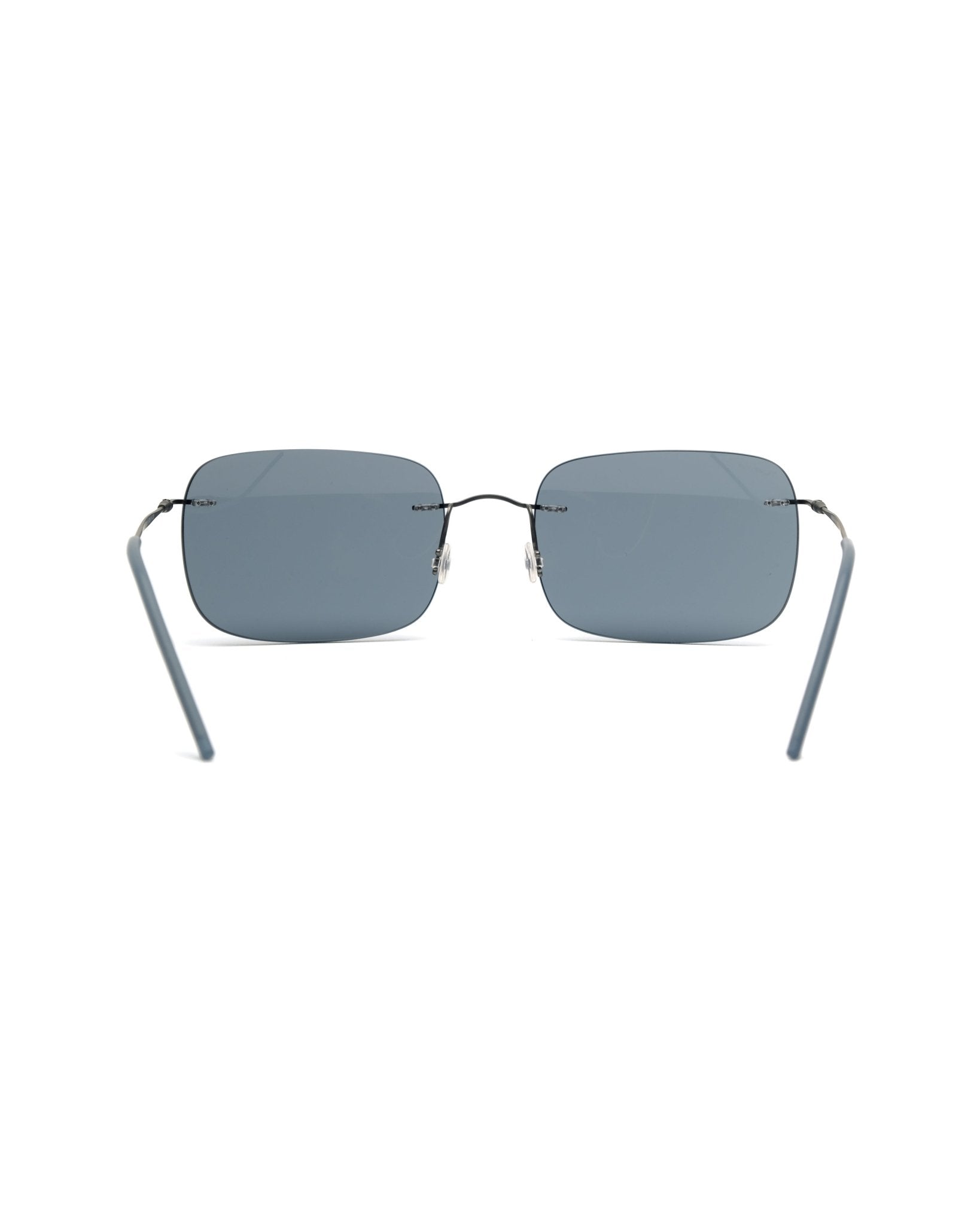 https://cdn.shopify.com/s/files/1/0818/5459/5398/files/giorgio-armani-giorgio-armani-fall-2000-sunglasses-vintage-su484-7715230.jpg?v=1778953721