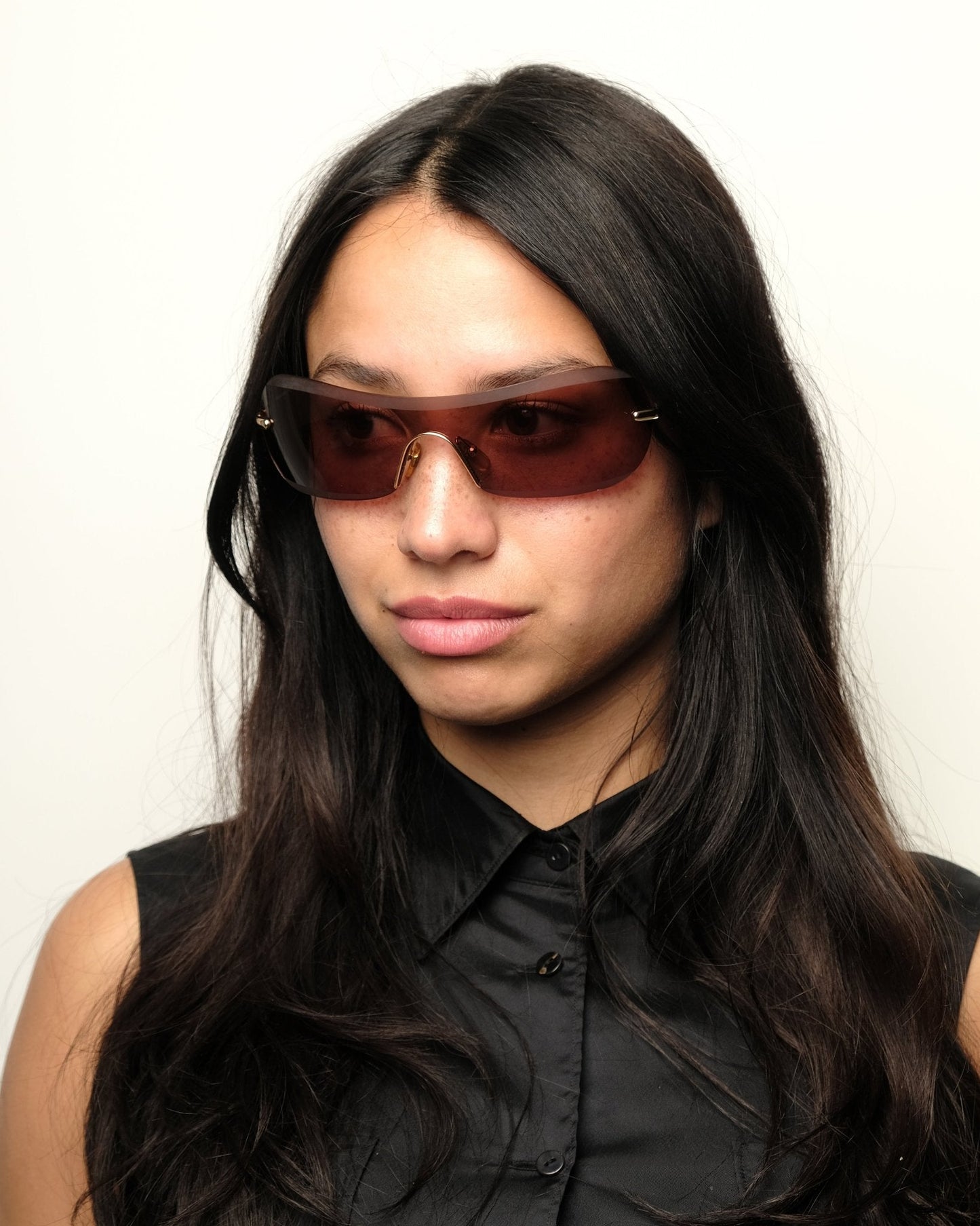 https://cdn.shopify.com/s/files/1/0818/5459/5398/files/giorgio-armani-giorgio-armani-spring-2001-shield-vintage-su468-4694857.jpg?v=1778953754