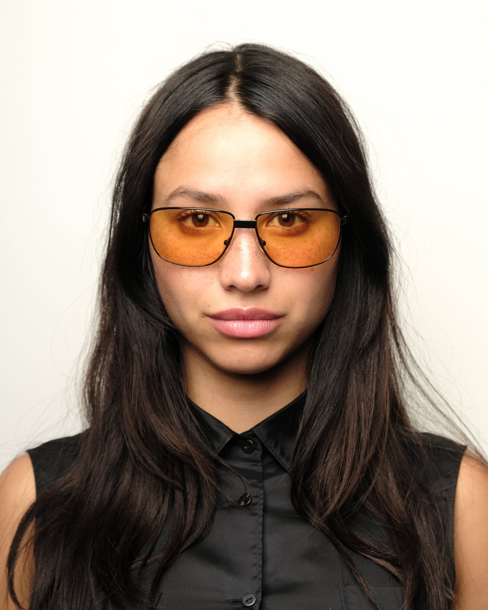 https://cdn.shopify.com/s/files/1/0818/5459/5398/files/gucci-gucci-foldable-sunglasses-vintage-su474-5835324.jpg?v=1778953744