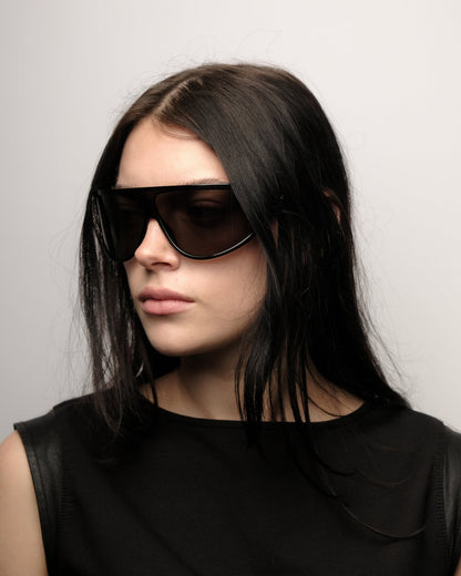 https://cdn.shopify.com/s/files/1/0818/5459/5398/files/gucci-gucci-shield-vintage-su541-9191581.jpg?v=1784368354