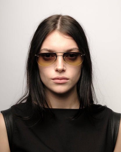 https://cdn.shopify.com/s/files/1/0818/5459/5398/files/gucci-gucci-spring-1997-aviator-sunglasses-vintage-su542-2694694.jpg?v=1784368359