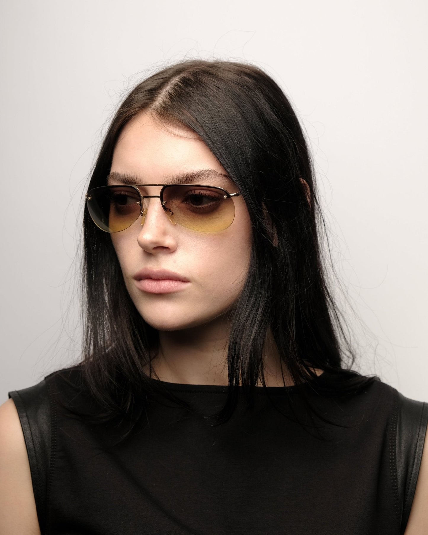 https://cdn.shopify.com/s/files/1/0818/5459/5398/files/gucci-gucci-spring-1997-aviator-sunglasses-vintage-su542-9249660.jpg?v=1784368360