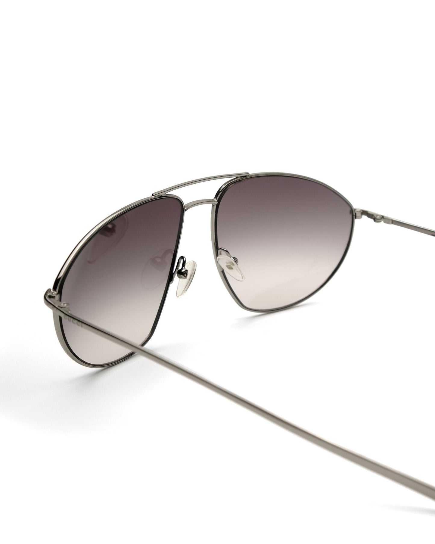 https://cdn.shopify.com/s/files/1/0818/5459/5398/files/gucci-gucci-sunglasses-vintage-su488-1232618.jpg?v=1778953721
