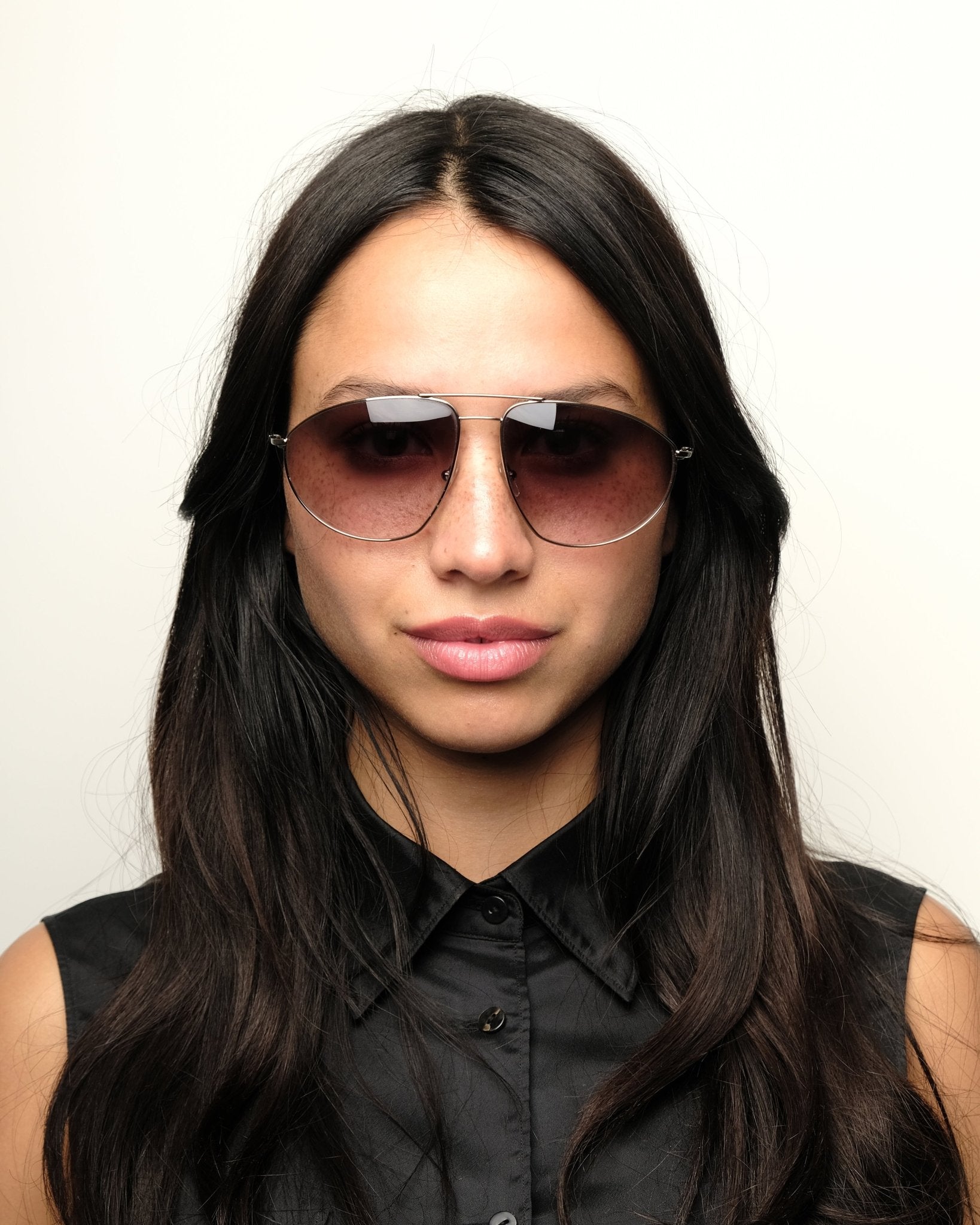 https://cdn.shopify.com/s/files/1/0818/5459/5398/files/gucci-gucci-sunglasses-vintage-su488-3329134.jpg?v=1778953722