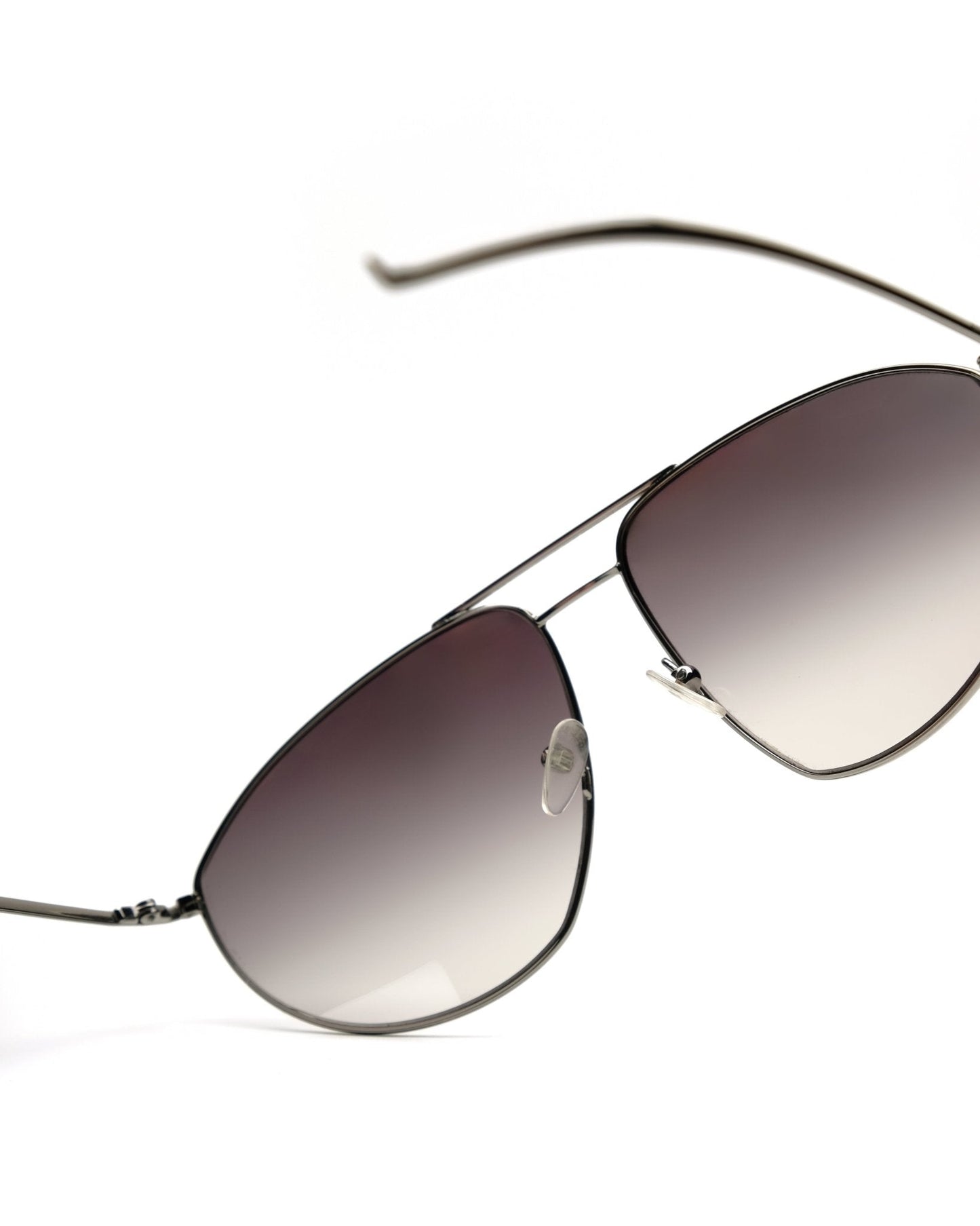 https://cdn.shopify.com/s/files/1/0818/5459/5398/files/gucci-gucci-sunglasses-vintage-su488-4305503.jpg?v=1778953723