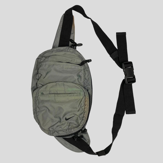 Nike 2003 2 in 1 nylon silver textured slingbag