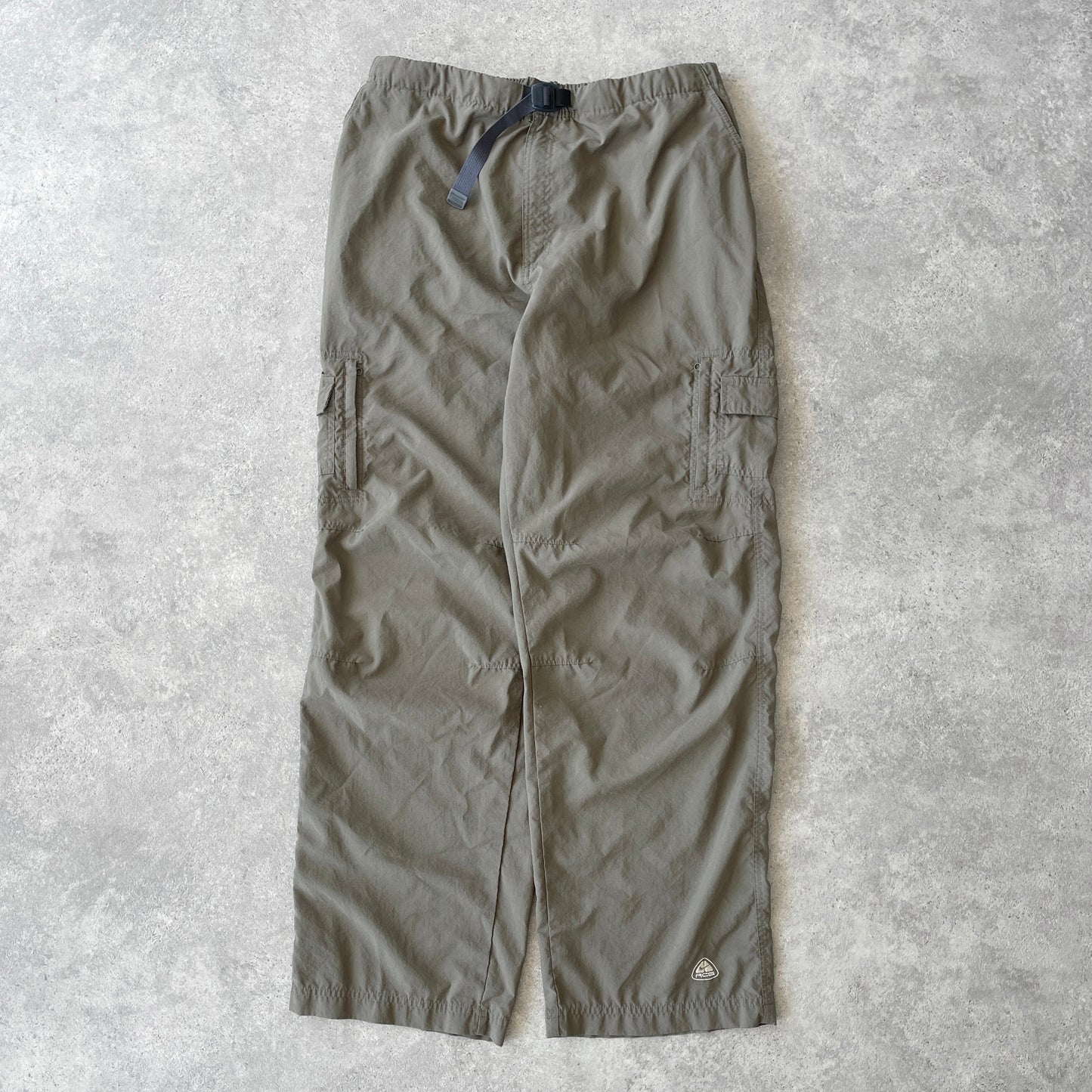 Nike ACG 2000s lightweight technical parachute pants (L)