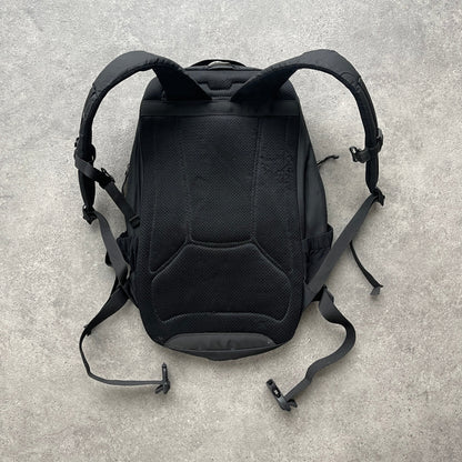 Arc’teryx Mantis 26 backpack (20”x12”x10”)