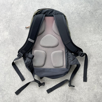 Nike ACG 1990s 40L technical backpack (20”x14”x12”)