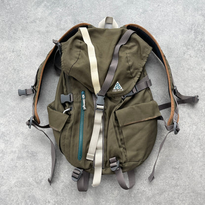Nike ACG 1990s Steel City 35L backpack (22”x15”)