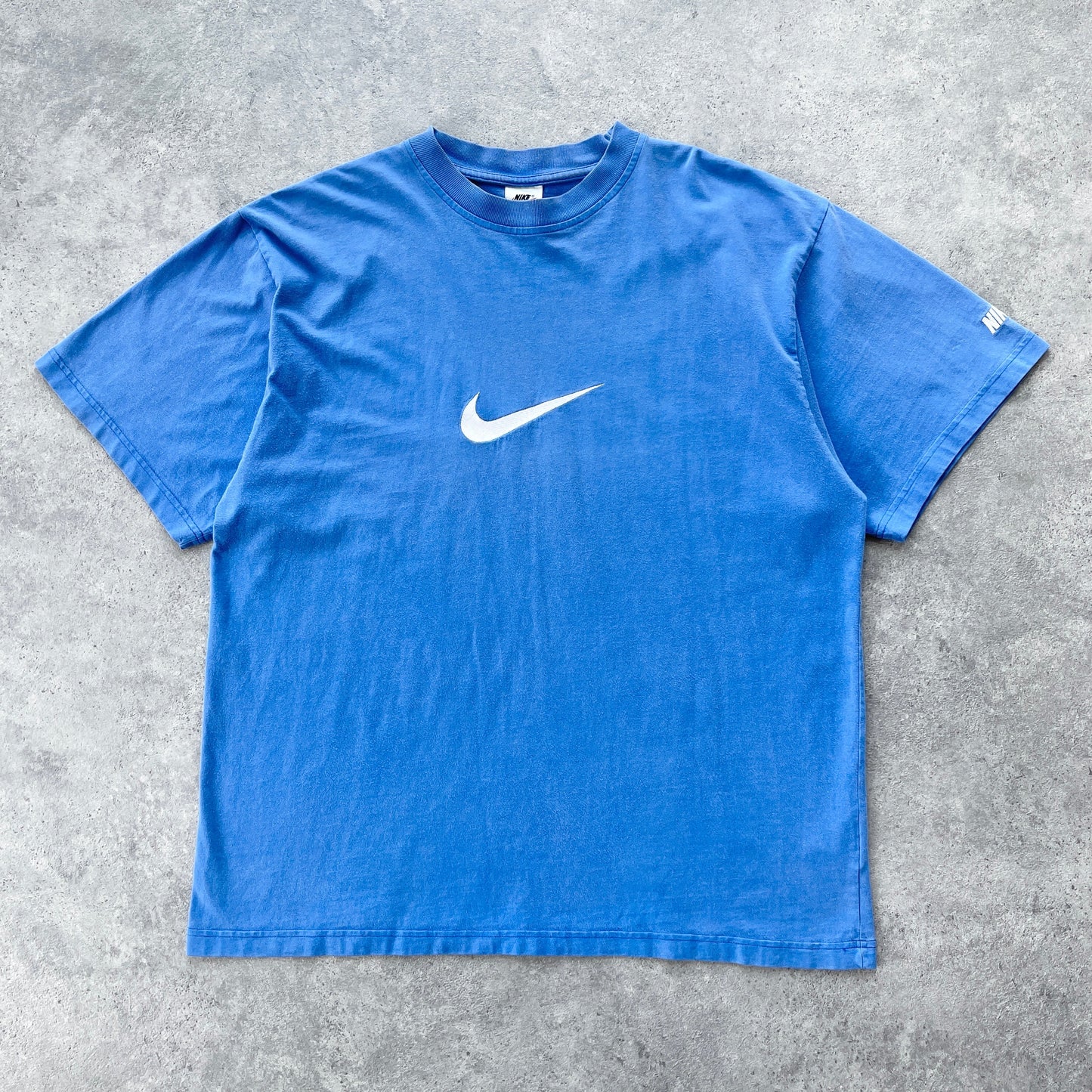 Nike RARE 1990s heavyweight embroidered t-shirt (L)