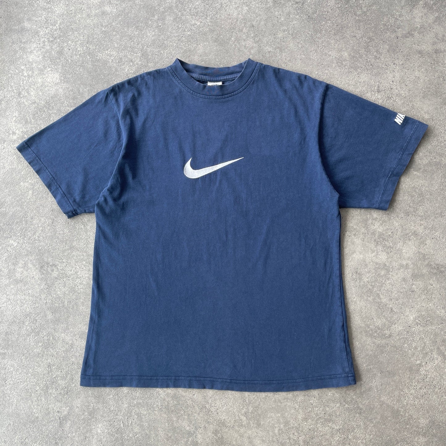 Nike RARE 1990s heavyweight embroidered t-shirt (M)