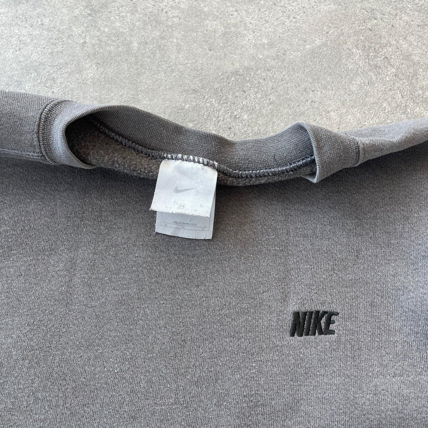 Nike 2000s heavyweight embroidered sweatshirt (M)