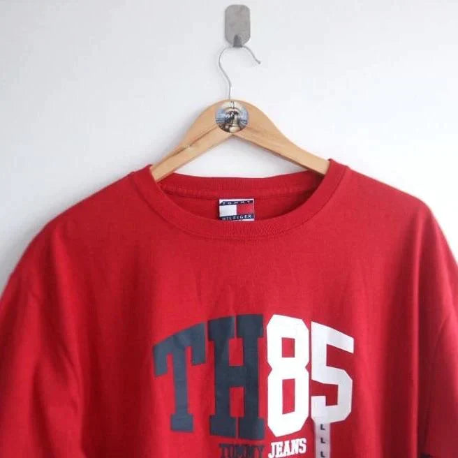 BNWT Tommy Hilfiger Graphic 85 Print (L)  (L)