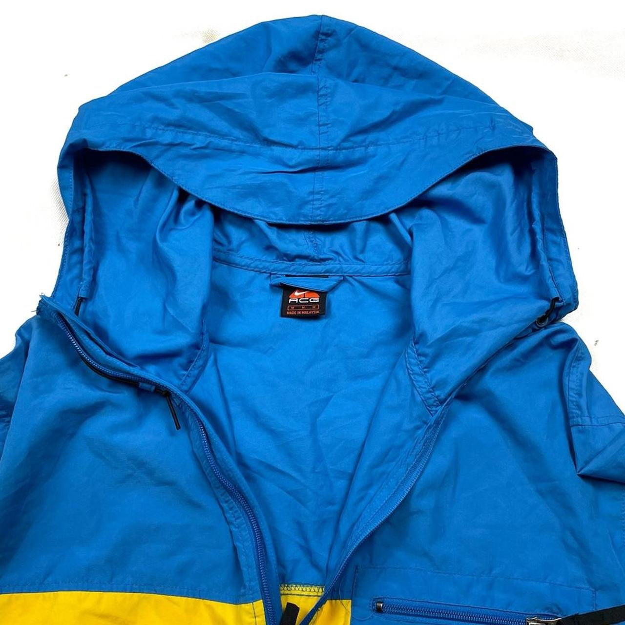 Nike ACG Windbreaker Jacket In Blue ( M )