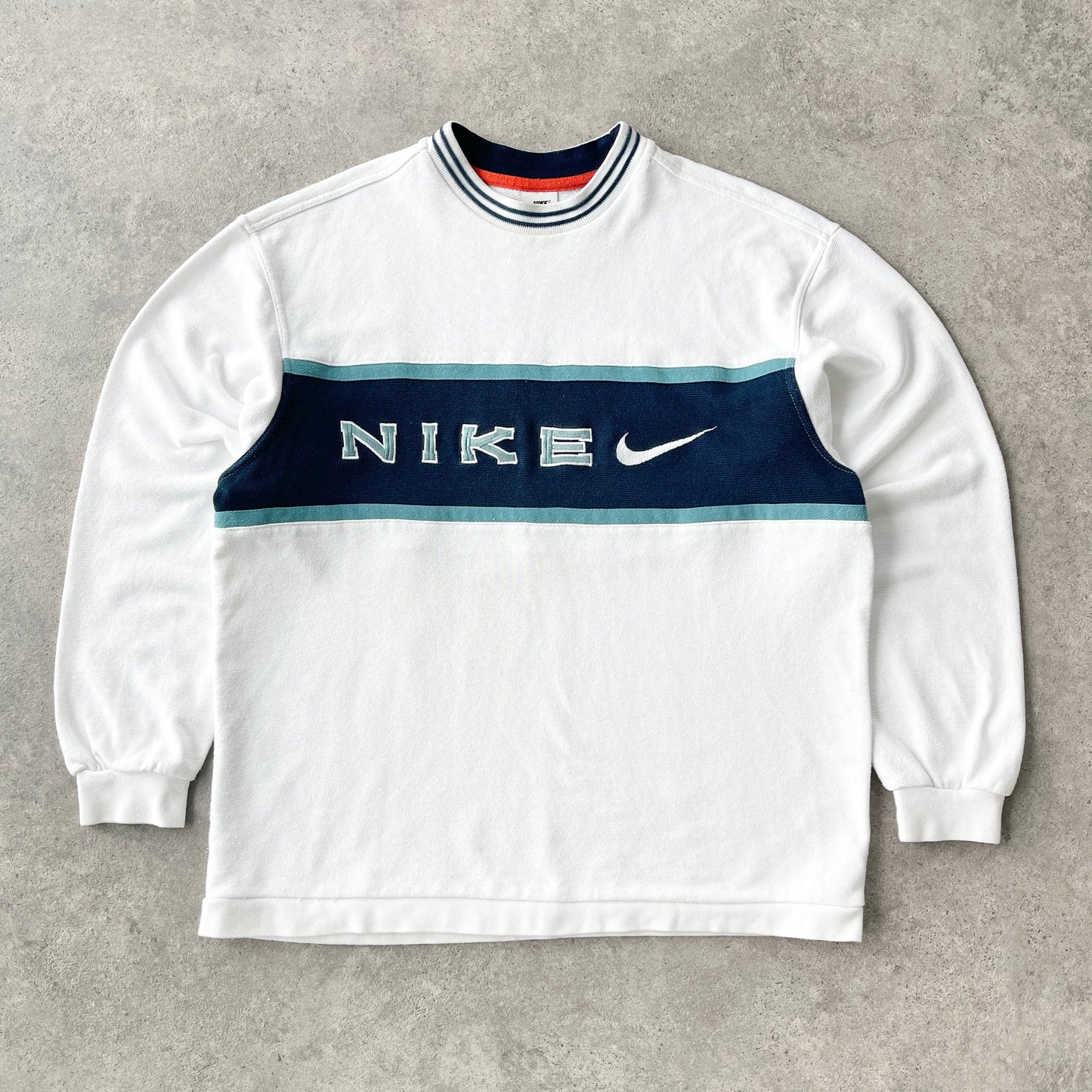 Nike RARE 1990s heavyweight embroidered sweatshirt (L)