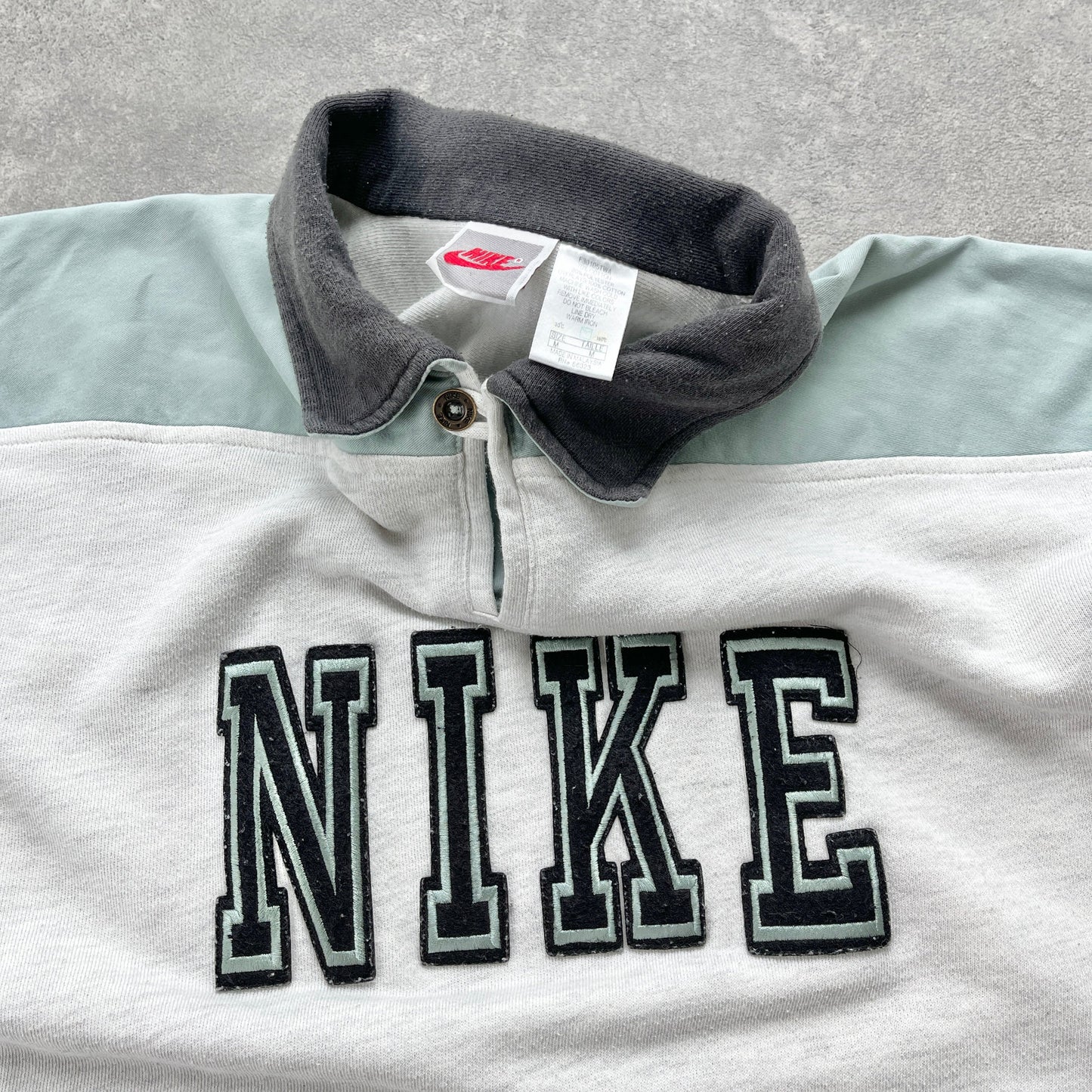 Nike RARE 1990s heavyweight embroidered sweatshirt (L)