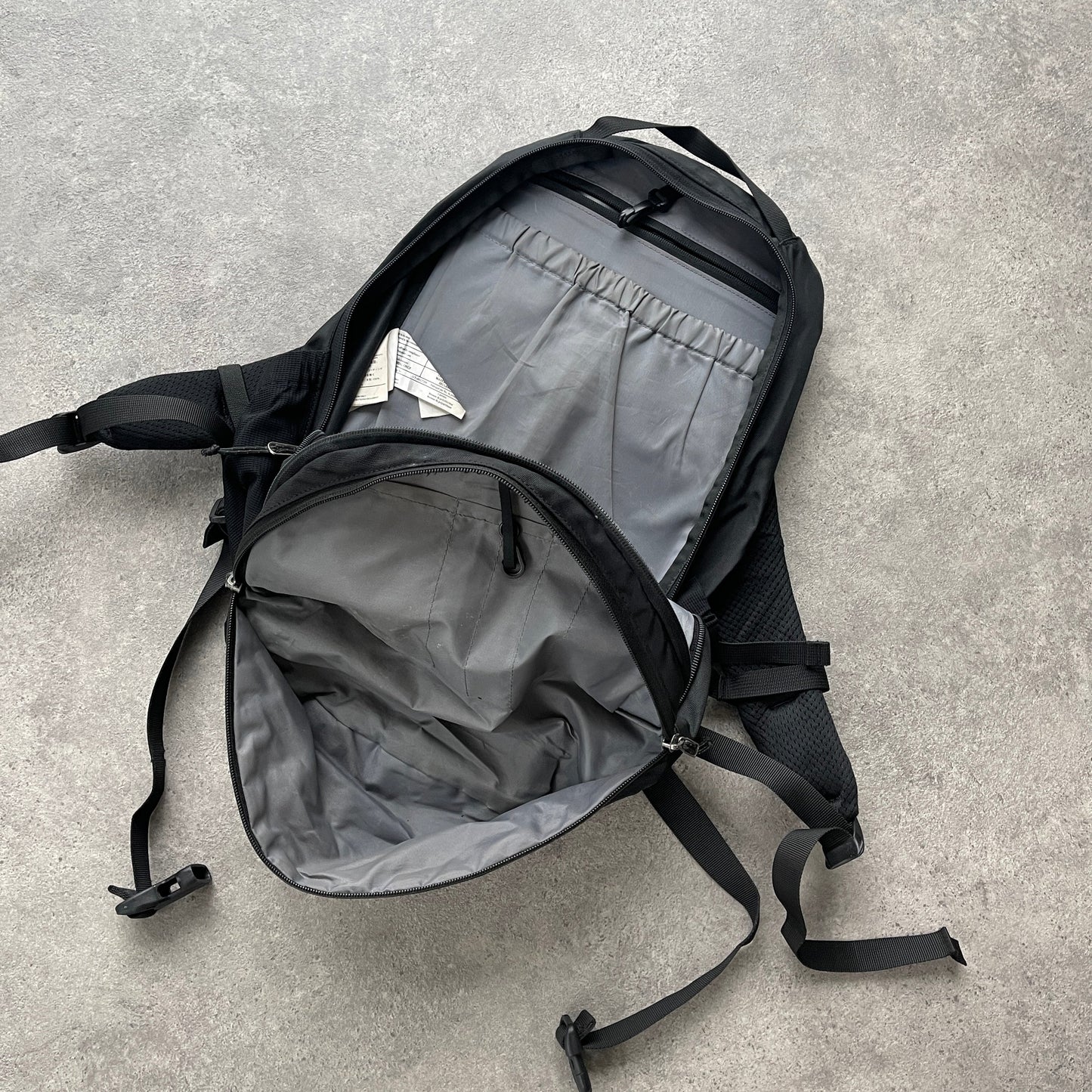 Arc’teryx Mantis 26 backpack (20”x12”x10”)