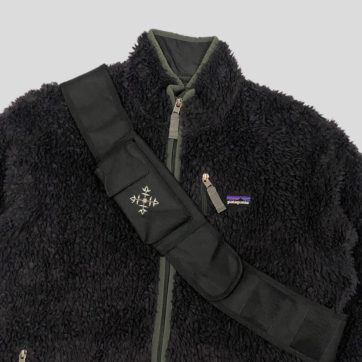 Oxbow 00’s Gradient Slingbag - Black