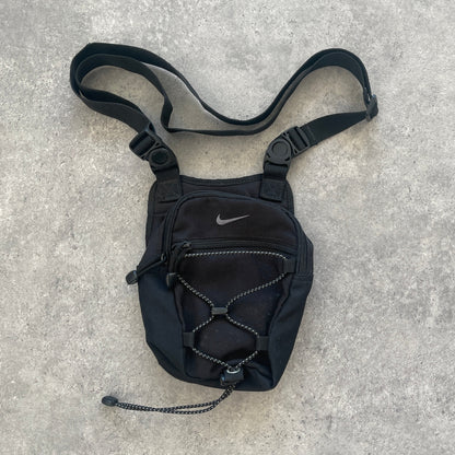 Nike 1990s cross body utility bag (9”x7”x3”)