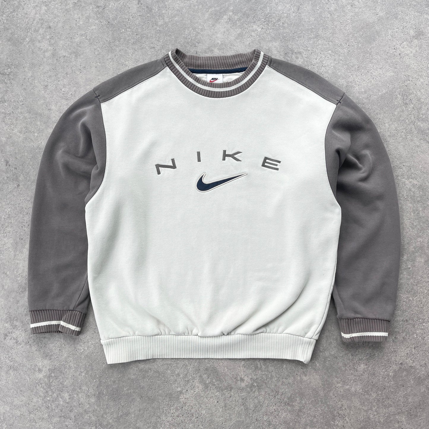 Nike RARE 1990s heavyweight embroidered sweatshirt (S)