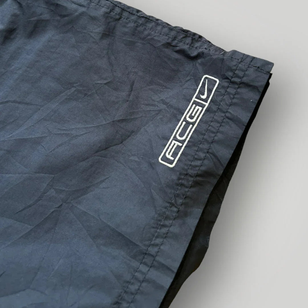 Nike ACG 00’s Vintage Shorts M