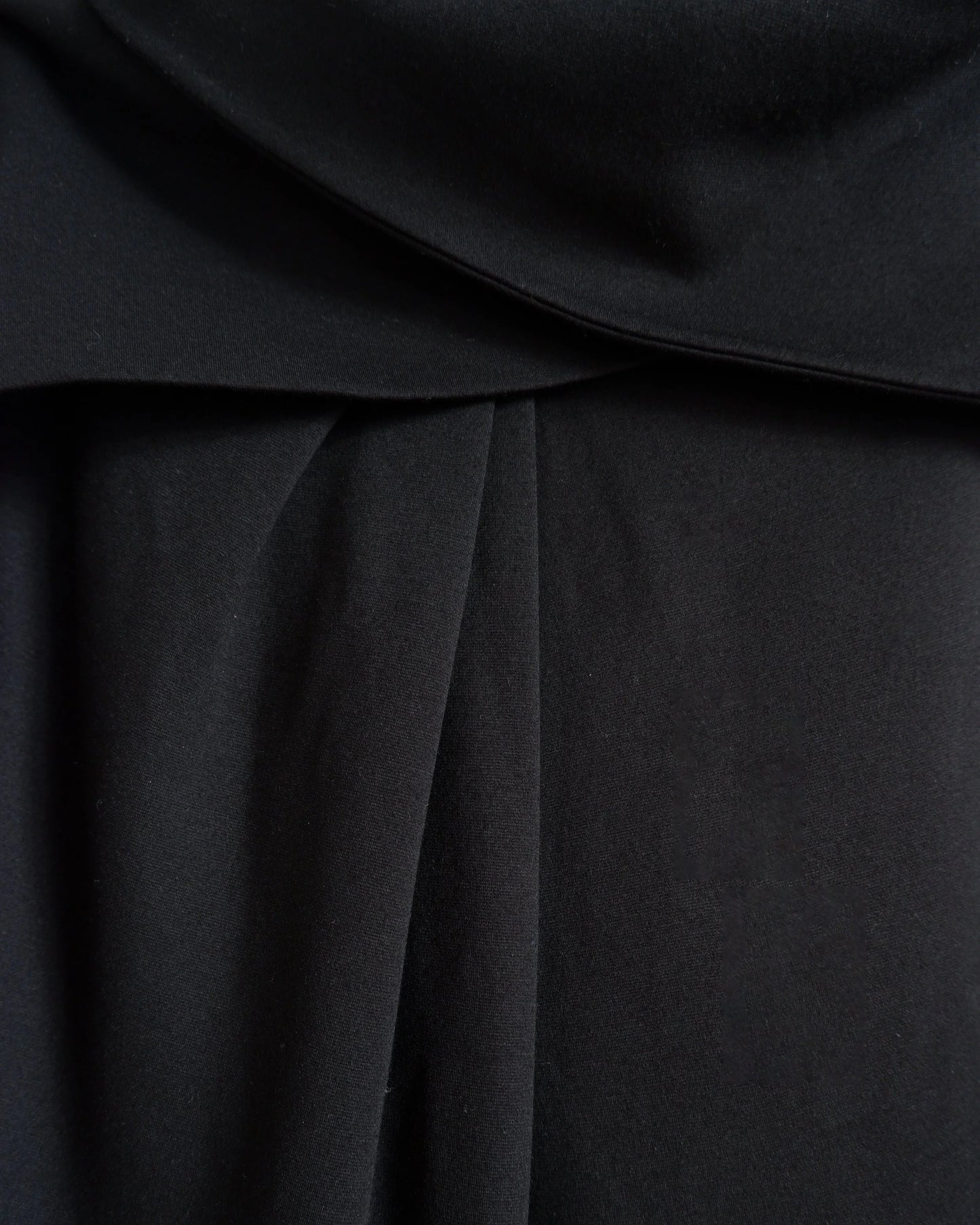 https://images.squarespace-cdn.com/content/v1/5b579b7b70e8025a5b246025/1720688051470-RG268H5J5GPHS2BG4EO6/jilsanderdress00.jpg