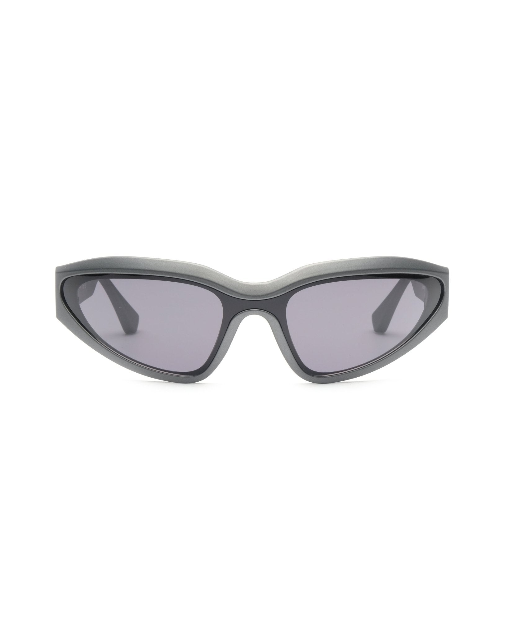 https://cdn.shopify.com/s/files/1/0818/5459/5398/files/karl-lagerfeld-sunglasses-su117-661317.jpg?v=1745400005
