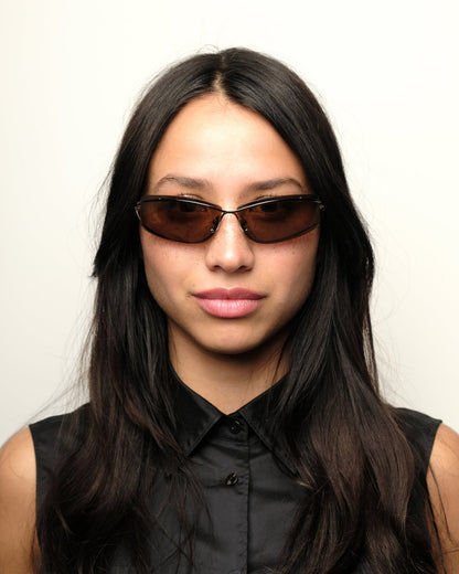 https://cdn.shopify.com/s/files/1/0818/5459/5398/files/kenzo-kenzo-sunglasses-vintage-su462-8461765.jpg?v=1778953777