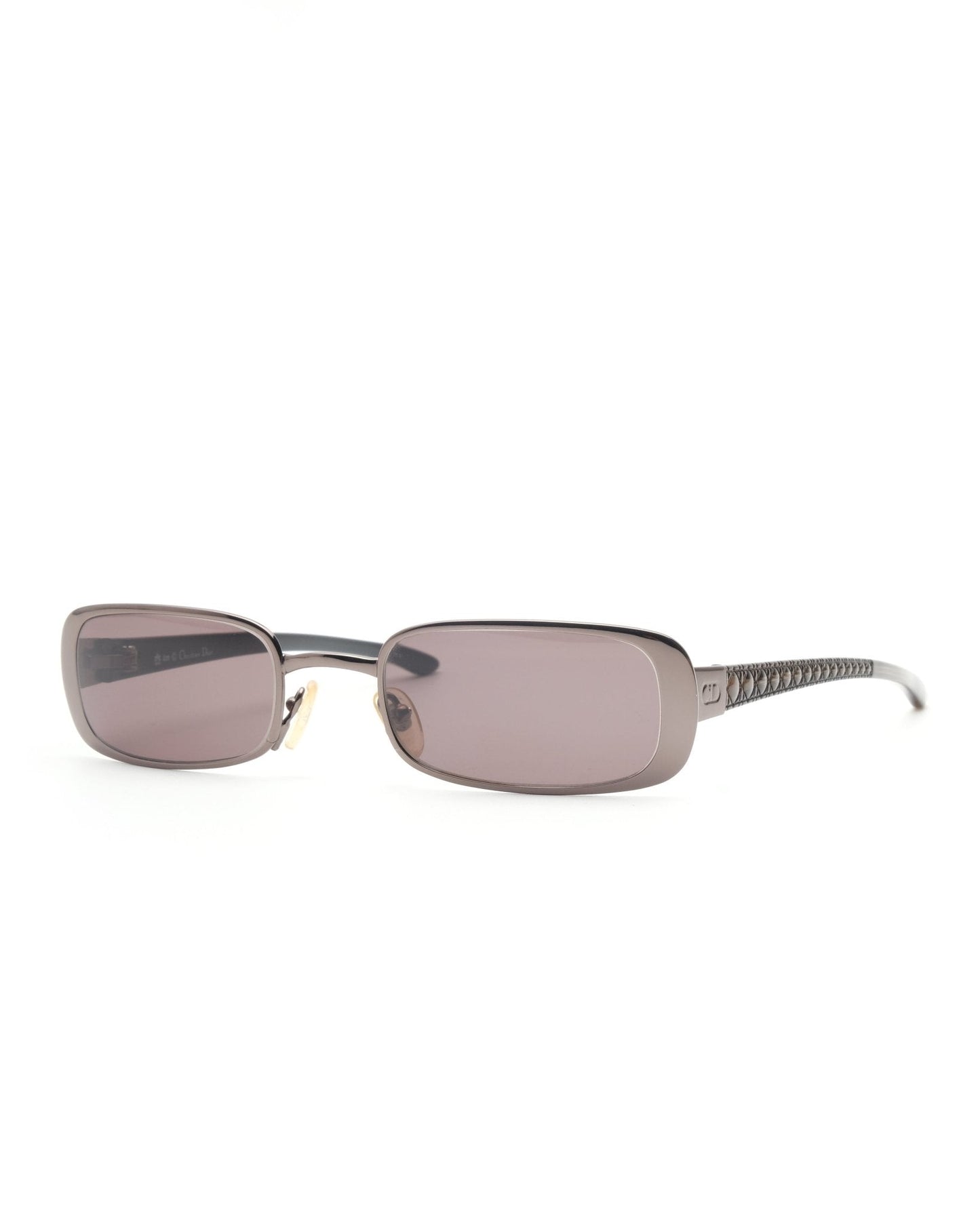 https://cdn.shopify.com/s/files/1/0818/5459/5398/files/mid-1990s-dior-sunglasses-561604.jpg?v=1749594091