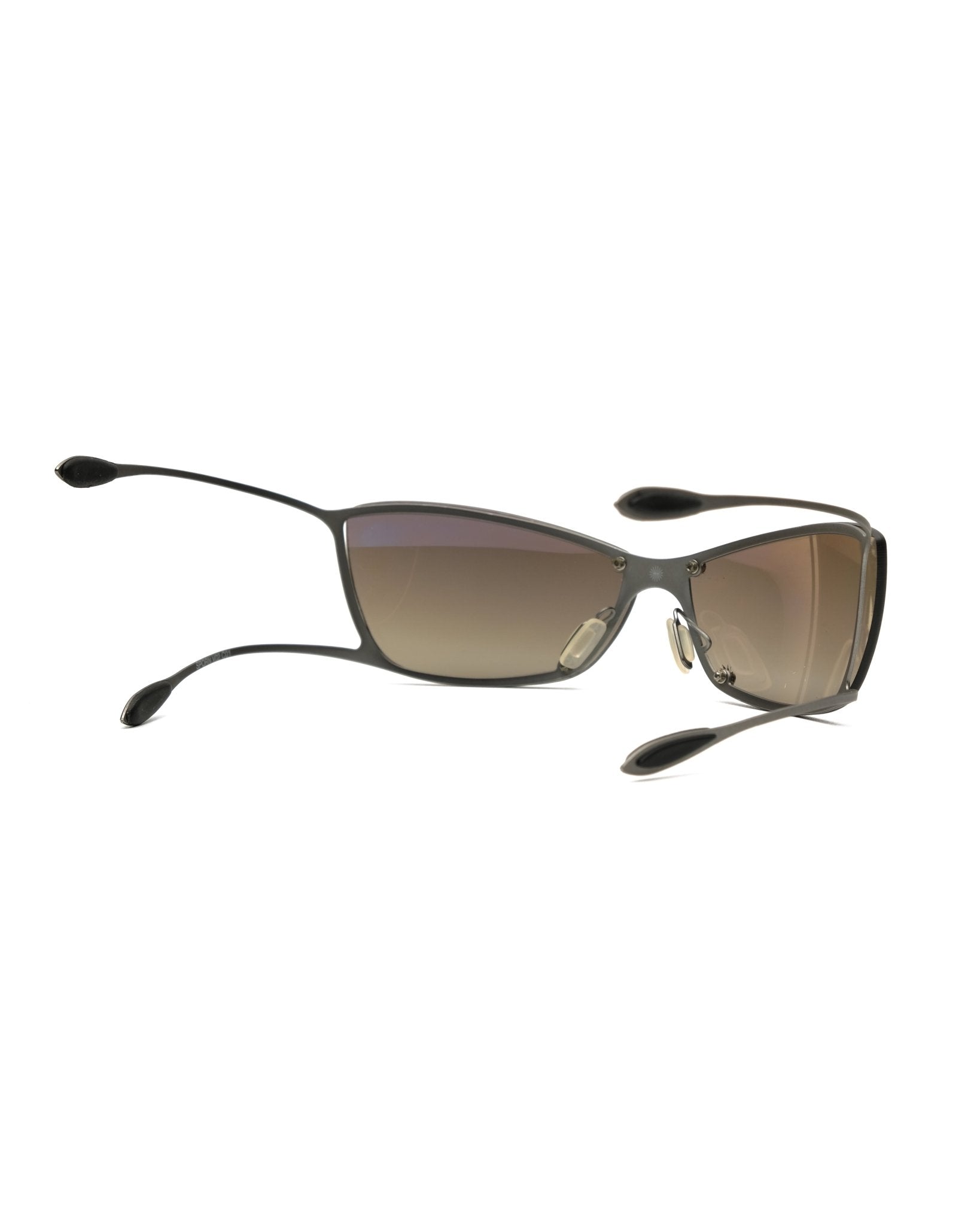 https://cdn.shopify.com/s/files/1/0818/5459/5398/files/parasite-parasite-2003-sunglasses-vintage-su495-8811373.jpg?v=1778953752