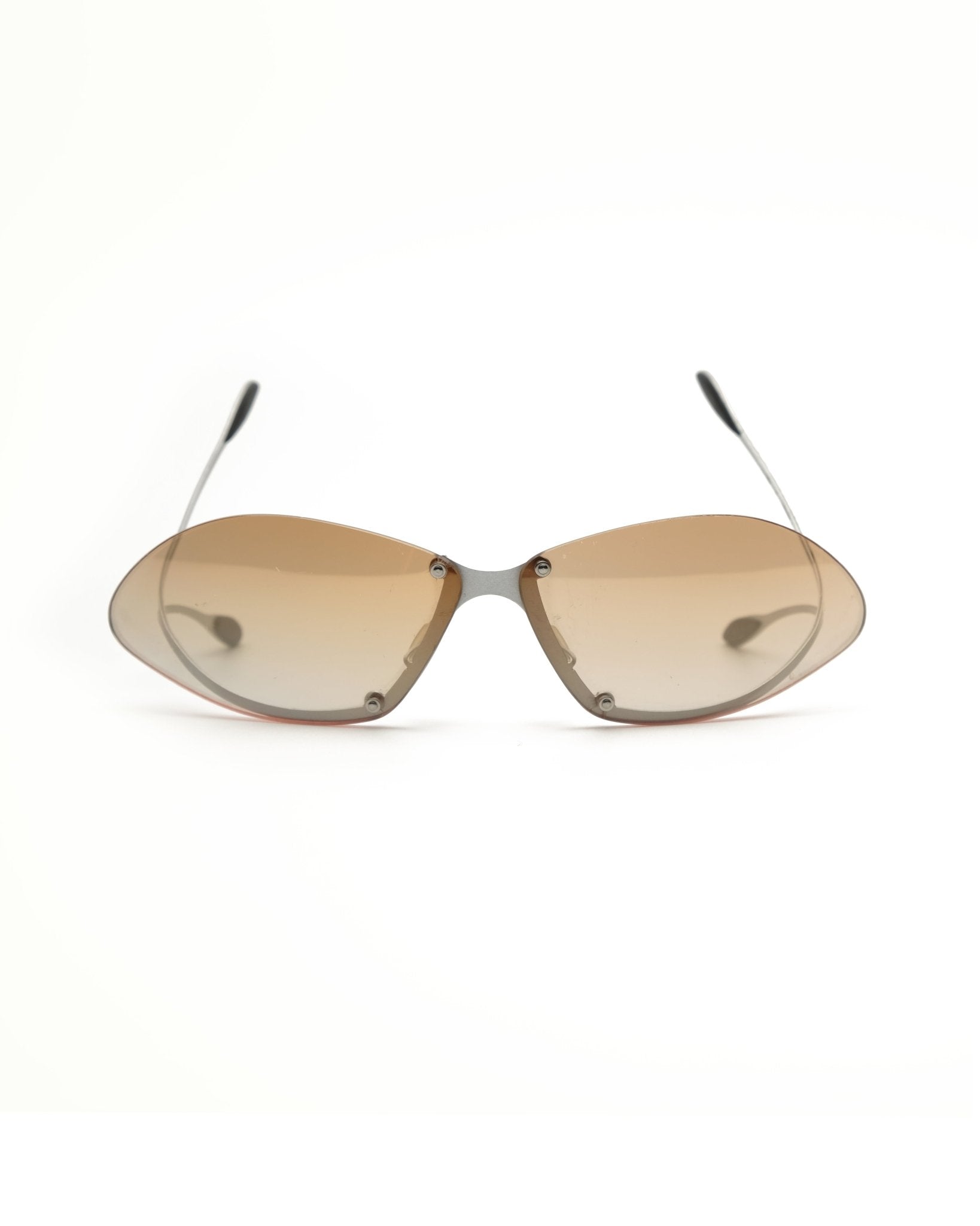https://cdn.shopify.com/s/files/1/0818/5459/5398/files/parasite-parasite-2003-sunglasses-vintage-su497-2865201.jpg?v=1778953651