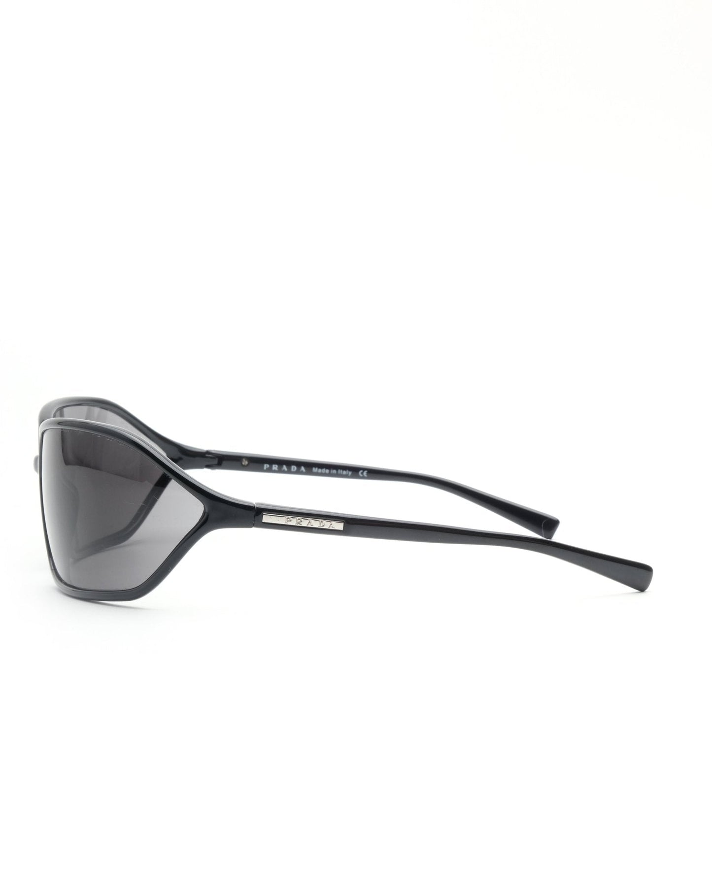 https://cdn.shopify.com/s/files/1/0818/5459/5398/files/prada-ss2004-ant-eyes-sunglasses-871402.jpg?v=1741044608