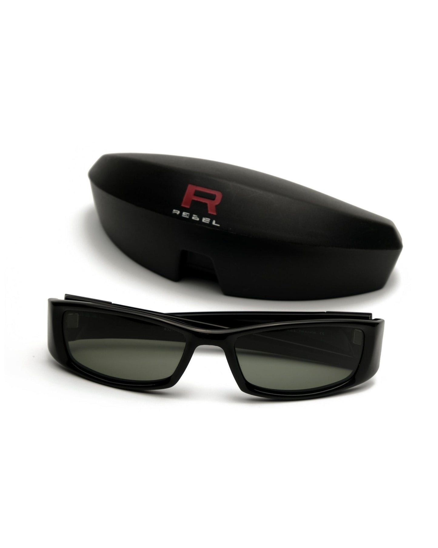 https://cdn.shopify.com/s/files/1/0818/5459/5398/files/rebel-rebel-sunglasses-vintage-su476-2289212.jpg?v=1778953735