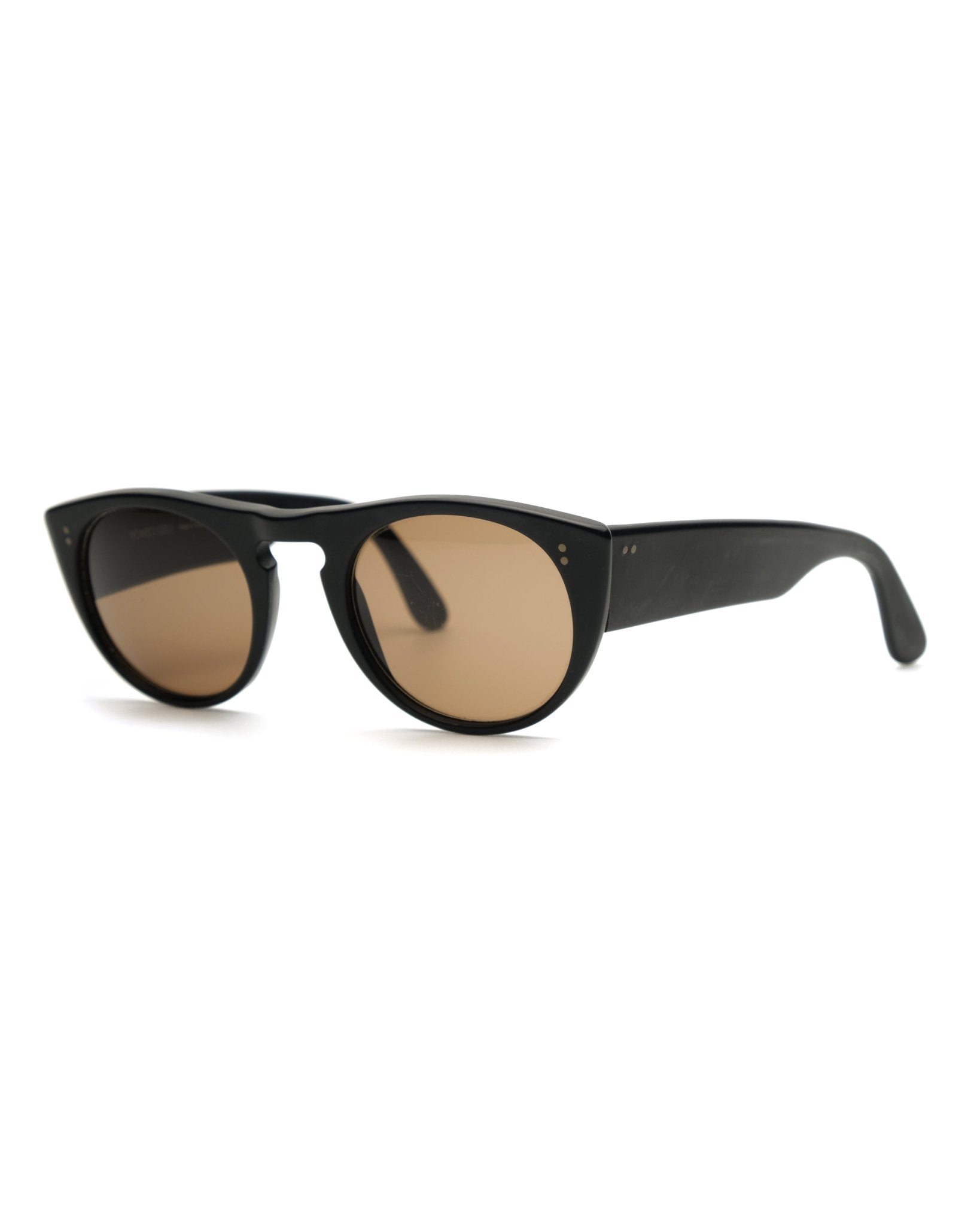 https://cdn.shopify.com/s/files/1/0818/5459/5398/files/romeo-gigli-romeo-gigli-sunglasses-vintage-su415-5429408.jpg?v=1770139711