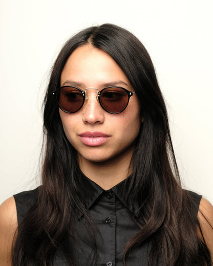 https://cdn.shopify.com/s/files/1/0818/5459/5398/files/romeo-gigli-romeo-gigli-sunglasses-vintage-su487-4252311.jpg?v=1778953715