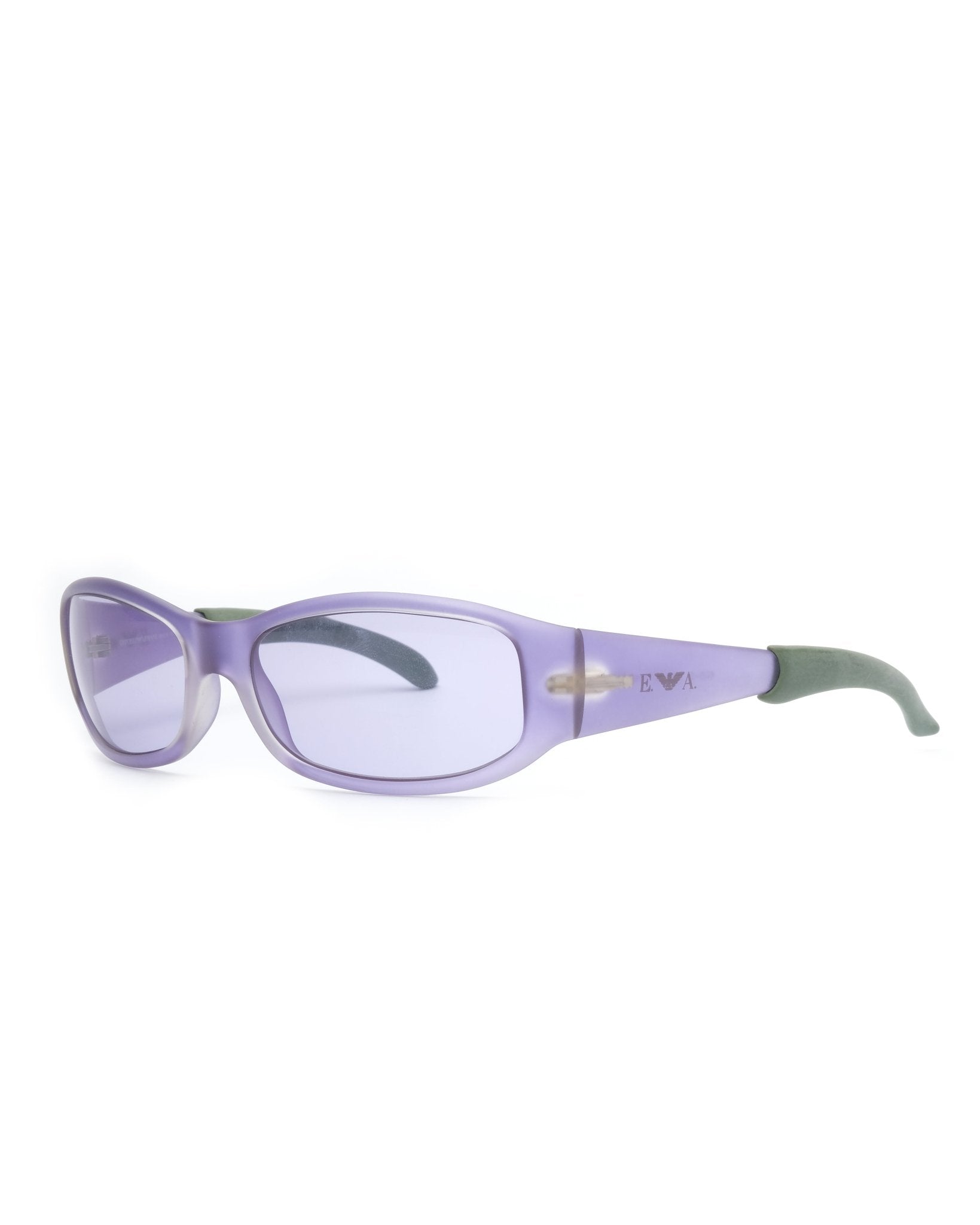 https://cdn.shopify.com/s/files/1/0818/5459/5398/files/runway-ss2001-emporio-armani-sunglasses-385793.jpg?v=1749589554
